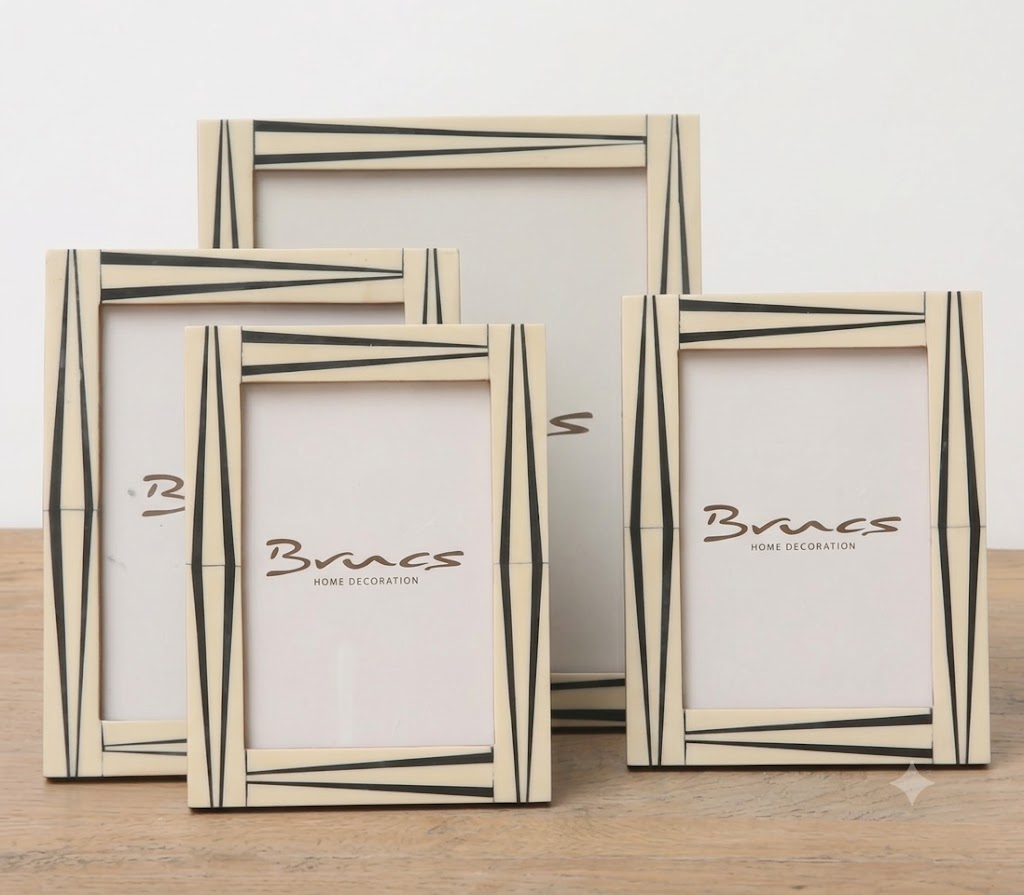 BLACK & WHITE RESIN PHOTO FRAME