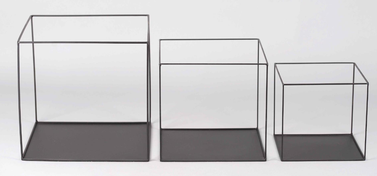 Black Metal Deco Cube