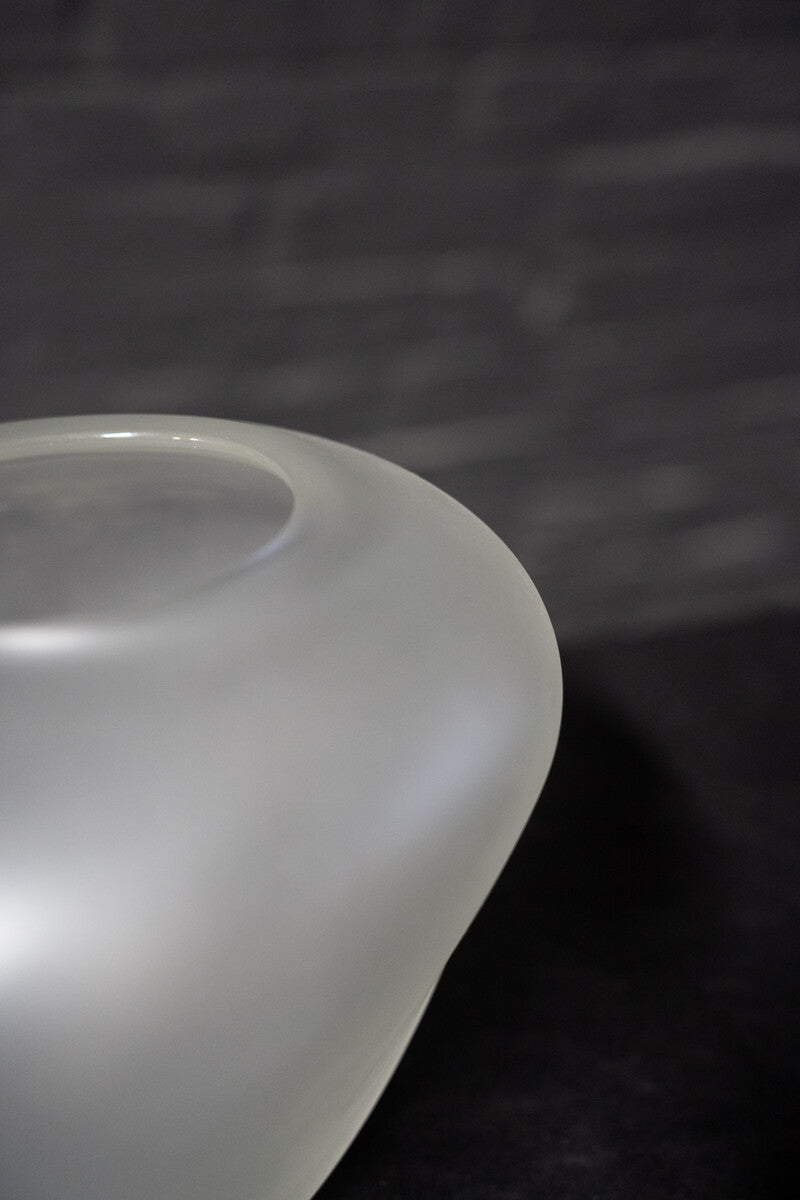 Vase Rune White