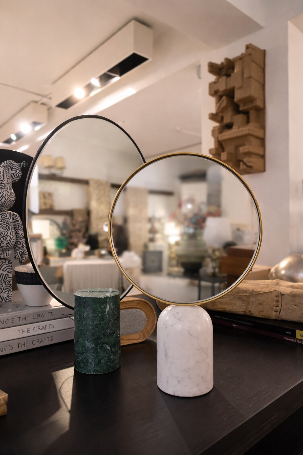 POLS POTTEN Round Mirror with marble Base 桌鏡
